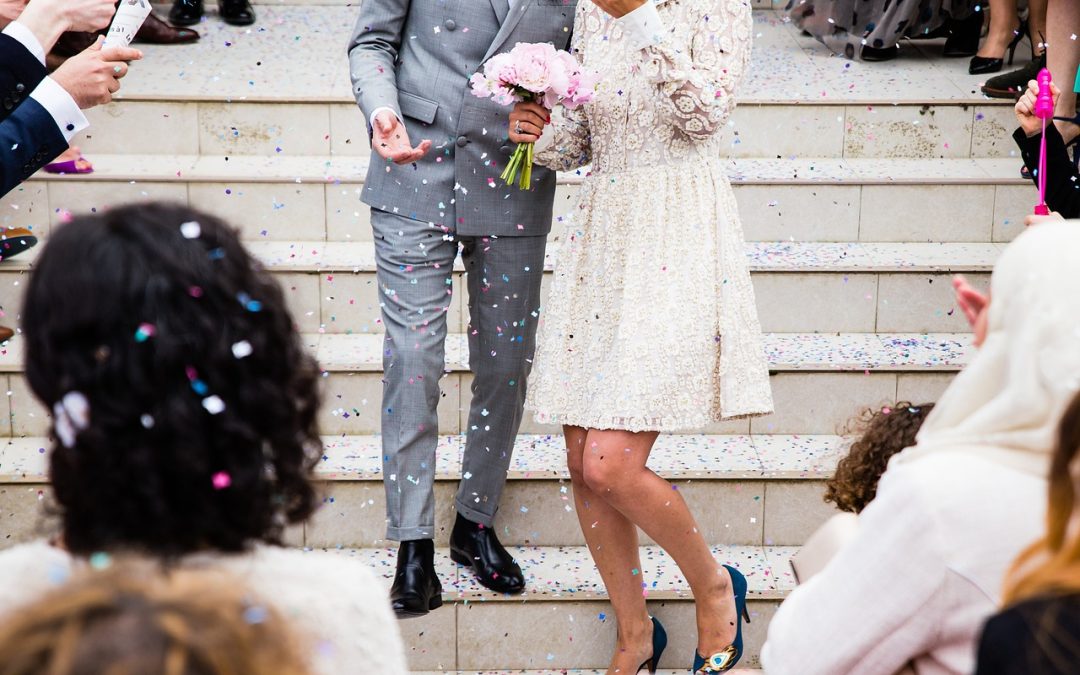 En el nuevo artículo del blog vamos a contarte todo lo que debes saber sobre los trajes de novio para boda civil.
