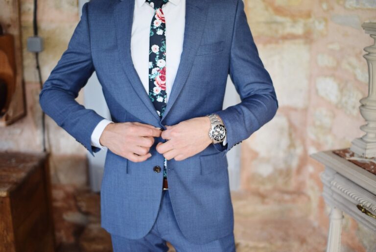 En este nuevo artículo vamos a ayudarte a que todo sea más fácil ofreciéndote algunas ideas geniales de trajes de novio originales.