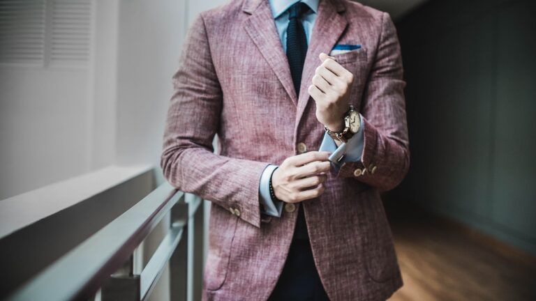 Trajes de novio con estampados: innovación y estilo