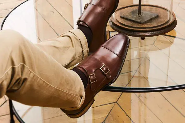 Zapatos de cuero clásicos
