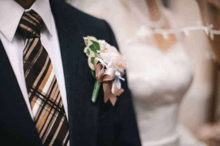 Errores comunes al elegir el traje de novio (y cómo evitarlos)