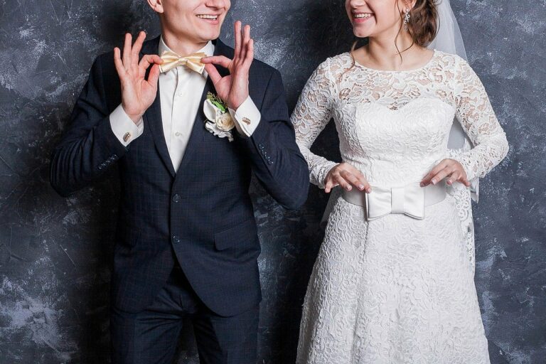 Consejos para encontrar el traje de novio perfecto si eres bajito