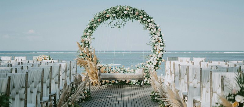 Como expertos en trajes de novio en Jaén, vamos a seguir hablándote de los trajes de novio para bodas en verano.